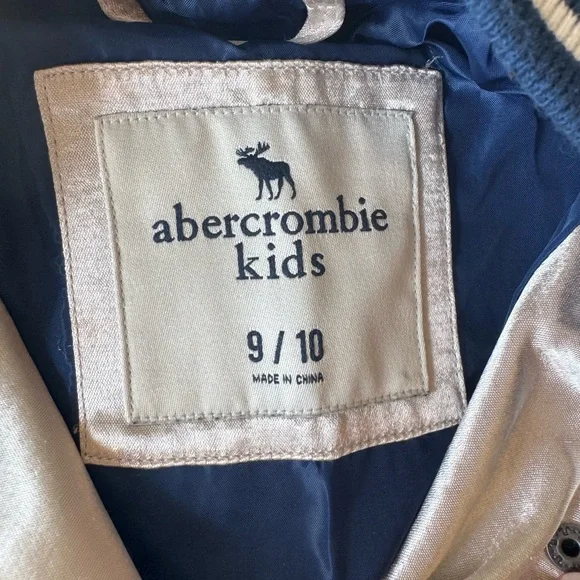 Abercrombie Kids Satin Bomber Jacket Boys 9/10 Cream Navy Varsity Moose Logo - Picture 5 of 9
